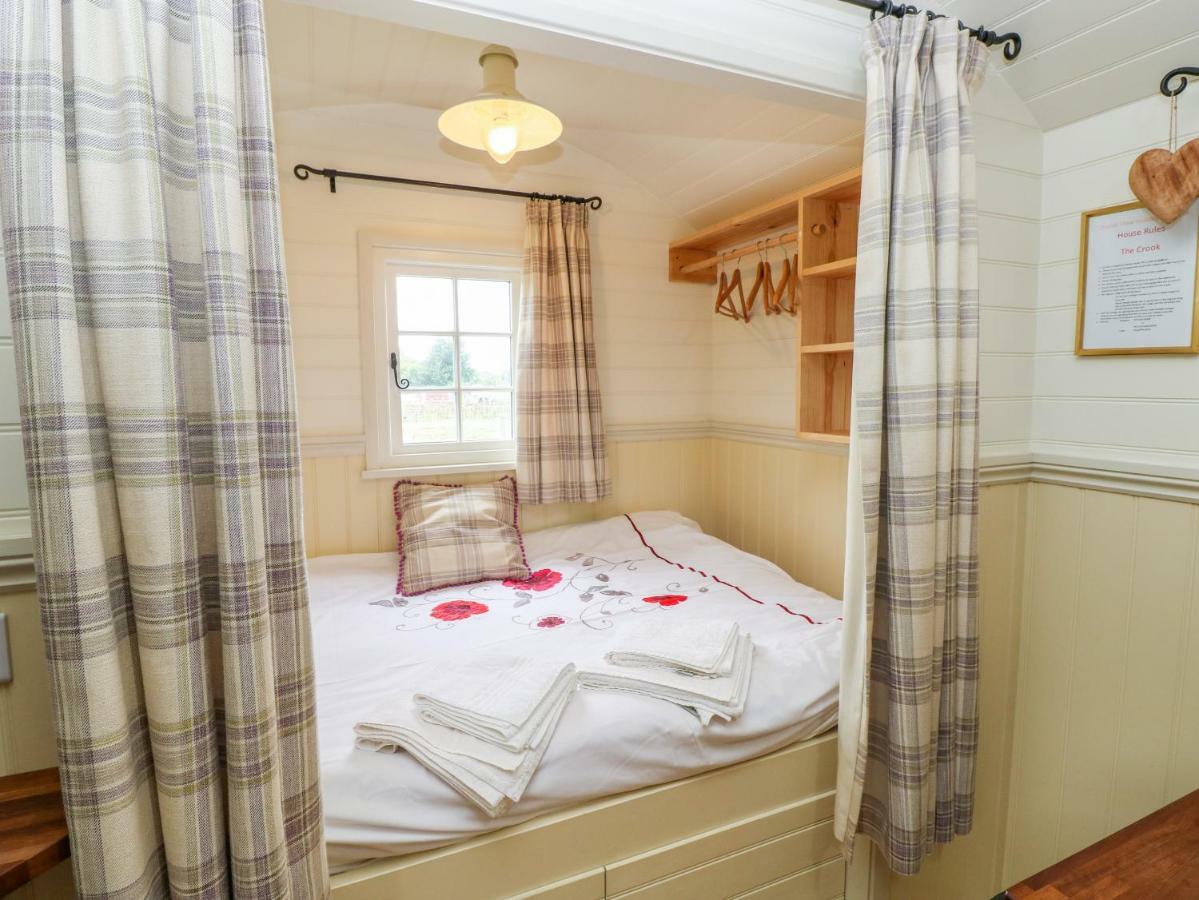 Shepherds Hut - The Crook Milford Haven Εξωτερικό φωτογραφία